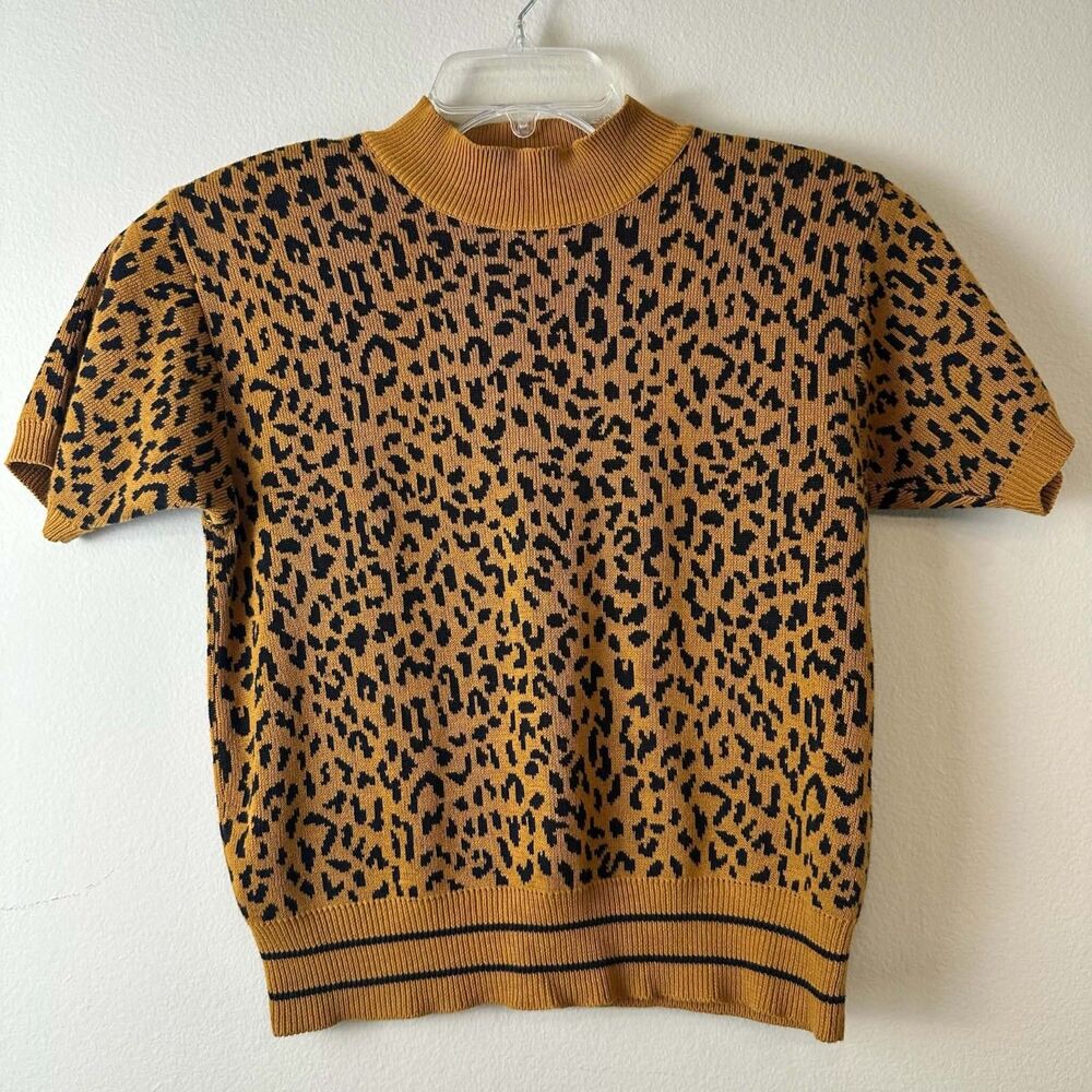 VTG Jones New York Women's Petite Leopard Print Mock-Neck Knit Short-Sleeve Top
